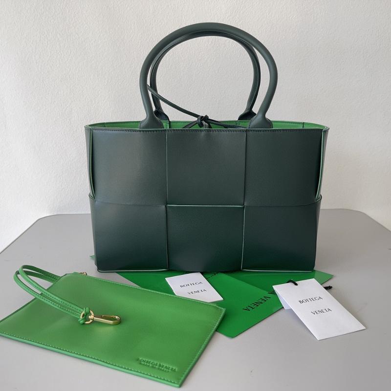Bottega Veneta Handbags 652867 Plain rain tree green combined with grass green